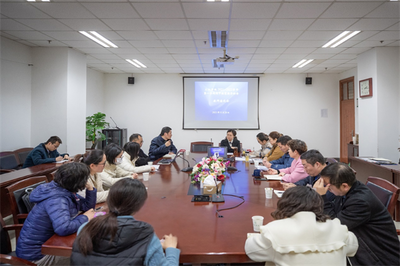 優(yōu)化招生輔助服務(wù)，提升教育教學(xué)質(zhì)量——記我校2021~2022學(xué)年第一學(xué)期期中教育教學(xué)檢查座談會(huì)